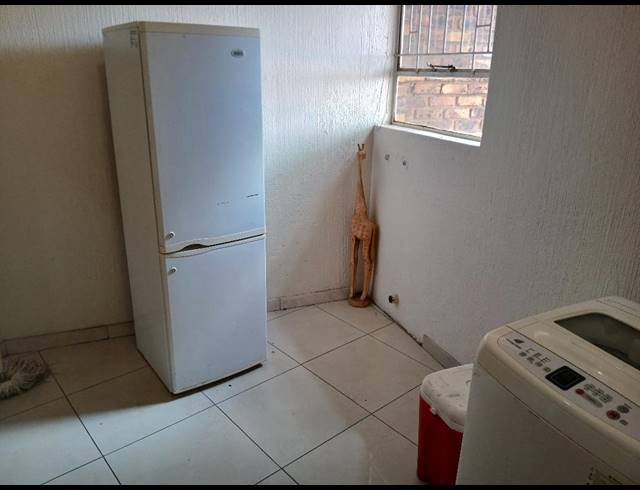 4 bed property to rent in RIDGEWAY